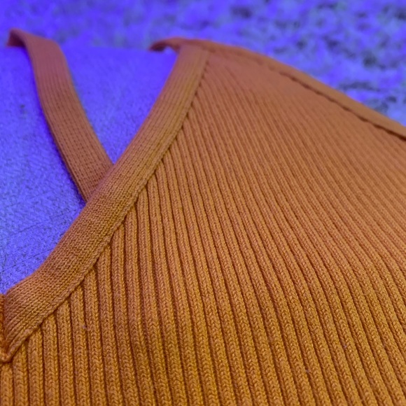 4/30 bundle Revamped Summer Orange Croptop ❣️ - Picture 8 of 11